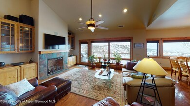 872-Clubhouse-Dr-Living-Room