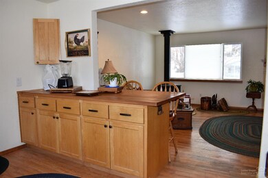 1205 NE Dempsey Dr, Bend, OR 97701 - photo 5