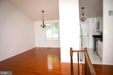 16123 Olmstead Ln, Woodbridge, VA 22191 - photo 5