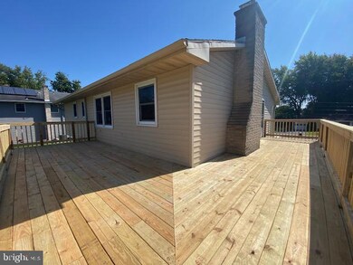 327 E Hemlock St, Palmyra, PA 17078 - photo 4