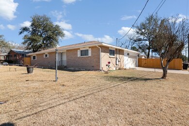1001 Avenue B, Fredericksburg, TX 78624 - photo 2