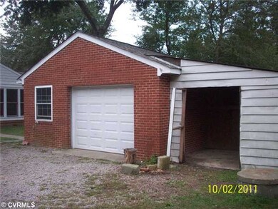 Parking Lot/Garage