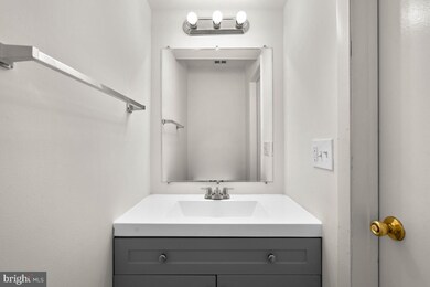 20030 Appledowre Cir, Germantown, MD 20876 - photo 7