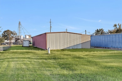 6821 Bailey St, Shiro, TX 77876 - photo 4