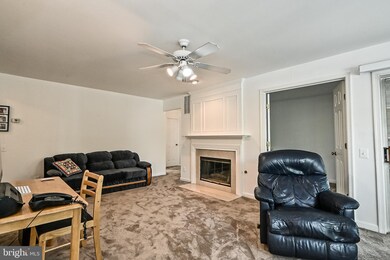 9259 Cardinal Forest Ln unit 201, Lorton, VA 22079 - photo 6