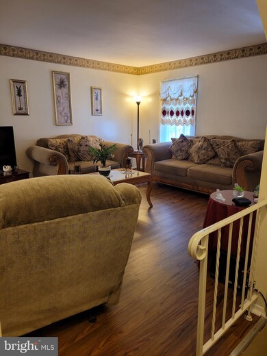 2917 Wythe Ct, Woodbridge, VA 22191 - photo 2
