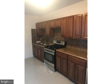 1033 Windsor St, Reading, PA 19604 - photo 5