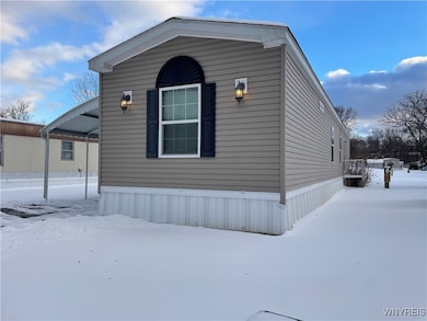 1077 Wish Cir, East Aurora, NY 14052 - photo 3