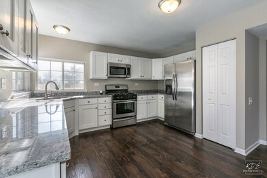 1523 Burr Oak Cir, Aurora, IL 60506 - photo 6