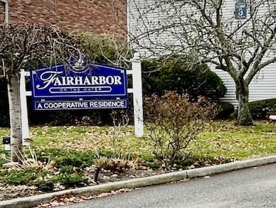 235 Fairharbor Dr unit 235, Patchogue, NY 11772 - photo 3