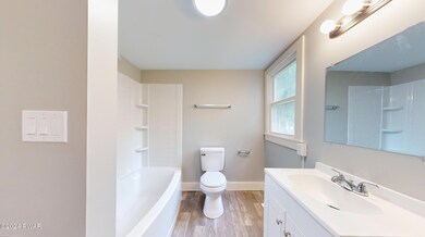 228 Highland St, Hawley, PA 18428 - photo 4