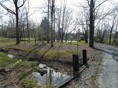 826 S Oaks Rd, Bath, PA 18014 - photo 2