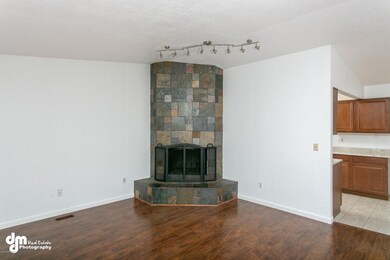 25-Living Room_2340