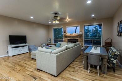 006_Living Room