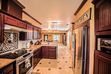 625 Avenue G, Alvin, TX 77511 - photo 4