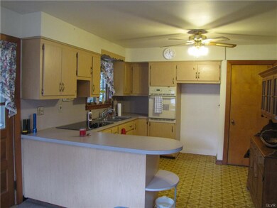 900 Milford St, Easton, PA 18045 - photo 6