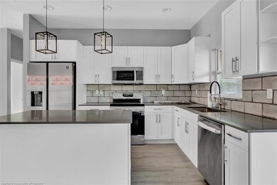 6943 Mexican Hat Dr, Sebring, FL 33872 - photo 2