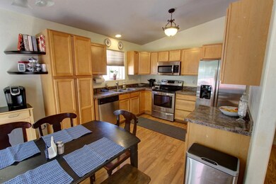 dining.kitchen