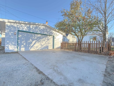 1512 16th Ave, Menominee, MI 49858 - photo 2