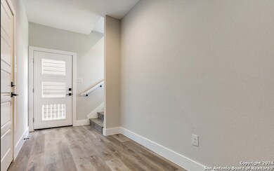 1618 W Lawndale Dr unit 1, San Antonio, TX 78209 - photo 3