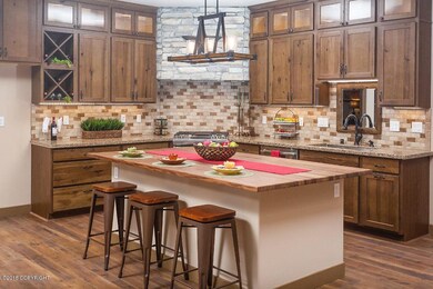 Kitchen_DMD_1628-SMALL