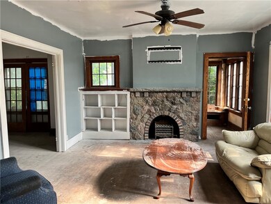 597 S Oakland Ave, Sharon, PA 16146 - photo 2