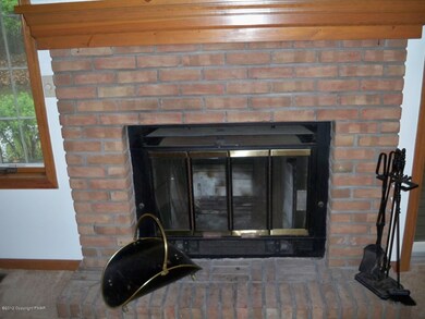 50 Village Dr unit 22, Stroudsburg, PA 18360 - photo 4