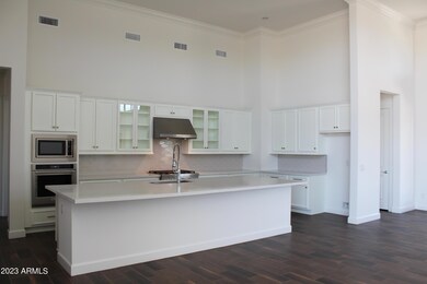 Gorgeous white kitchen