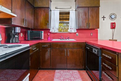 126 Lancewood Cir, Lufkin, TX 75904 - photo 5