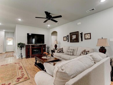 120 Peacock St, Cleburne, TX 76031 - photo 7