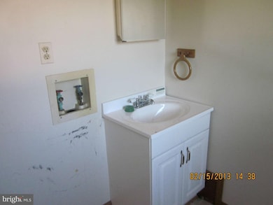 48 Short St, Colonial Beach, VA 22443 - photo 4