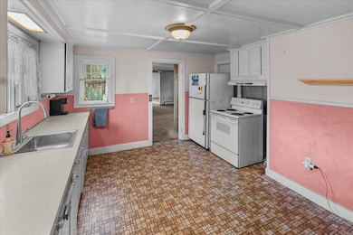 22 W Pine St, Plaistow, NH 03865 - photo 6