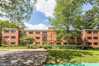 2711 Ordway St NW unit 310, Washington, DC 20008 - photo 2