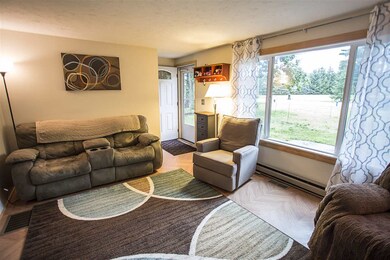 843 S Mammoth Rd, Manchester, NH 03109 - photo 4