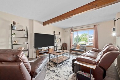 beautiful spacious living room