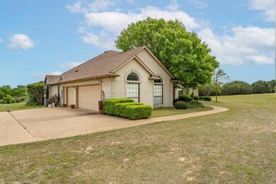4301 Ivy Ct, Granbury, TX 76049 - photo 2