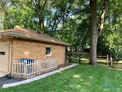 4322 Gilhouse Rd, Toledo, OH 43623 - photo 2