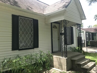 1004 Canadian St, Houston, TX 77009 - photo 2