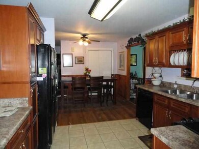 1013 Daniel Place, Jacksonville, NC 28540 - photo 4