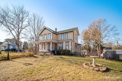 704 N Spring St, Elgin, IL 60120 - photo 2