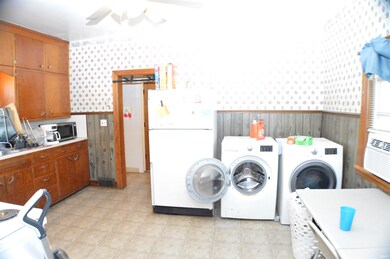 335 W 4th St, Auburn, IN 46706 - photo 5