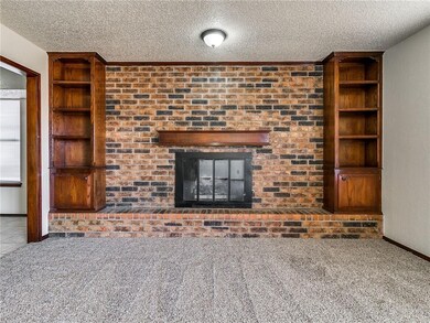 1228 NE 24th St, Moore, OK 73160 - photo 5