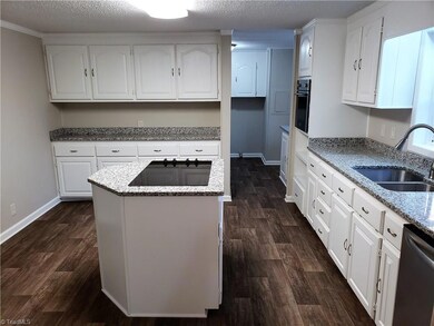 6130 Muddy Creek Rd, High Point, NC 27263 - photo 6