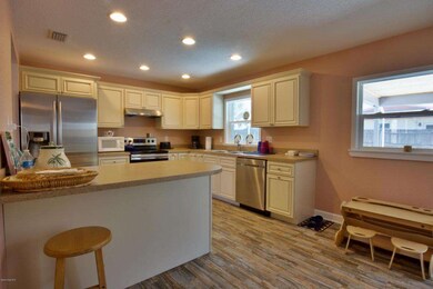 425 Pinetree Dr - 21