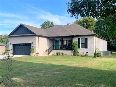 108 Fairlane Dr, Shelbyville, TN 37160 - photo 2