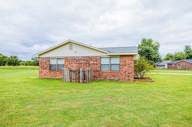 1125 S 12th St, Blackwell, OK 74631 - photo 7