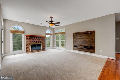 24188 Spring Meadow Cir, Aldie, VA 20105 - photo 5