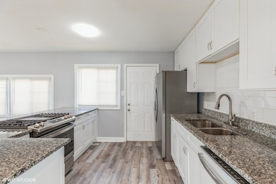 unlisted-address, Hazel Crest, IL 60429 - photo 5