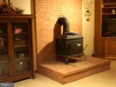 11431 Reisberg Ln, Marriottsville, MD 21104 - photo 4