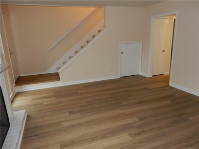 1057 Riverbend Club Dr SE, Atlanta, GA 30339 - photo 6